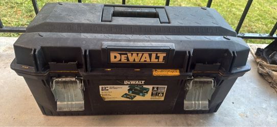 DeWALT 23-Inch Tool Box