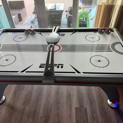Air Hockey Table