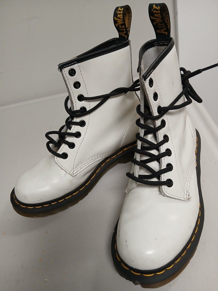 Doc Martin's Boots White Like New Sz 7