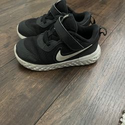 Boy Nike Size 9 