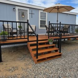 Beautiful Trailer Home Deck 🏡