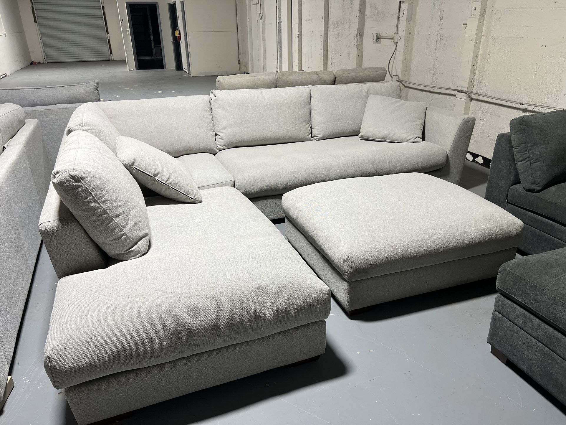 SECTIONAL COUCH SOFA