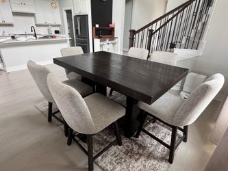NFM premium high dinning table + chairs - pickup only