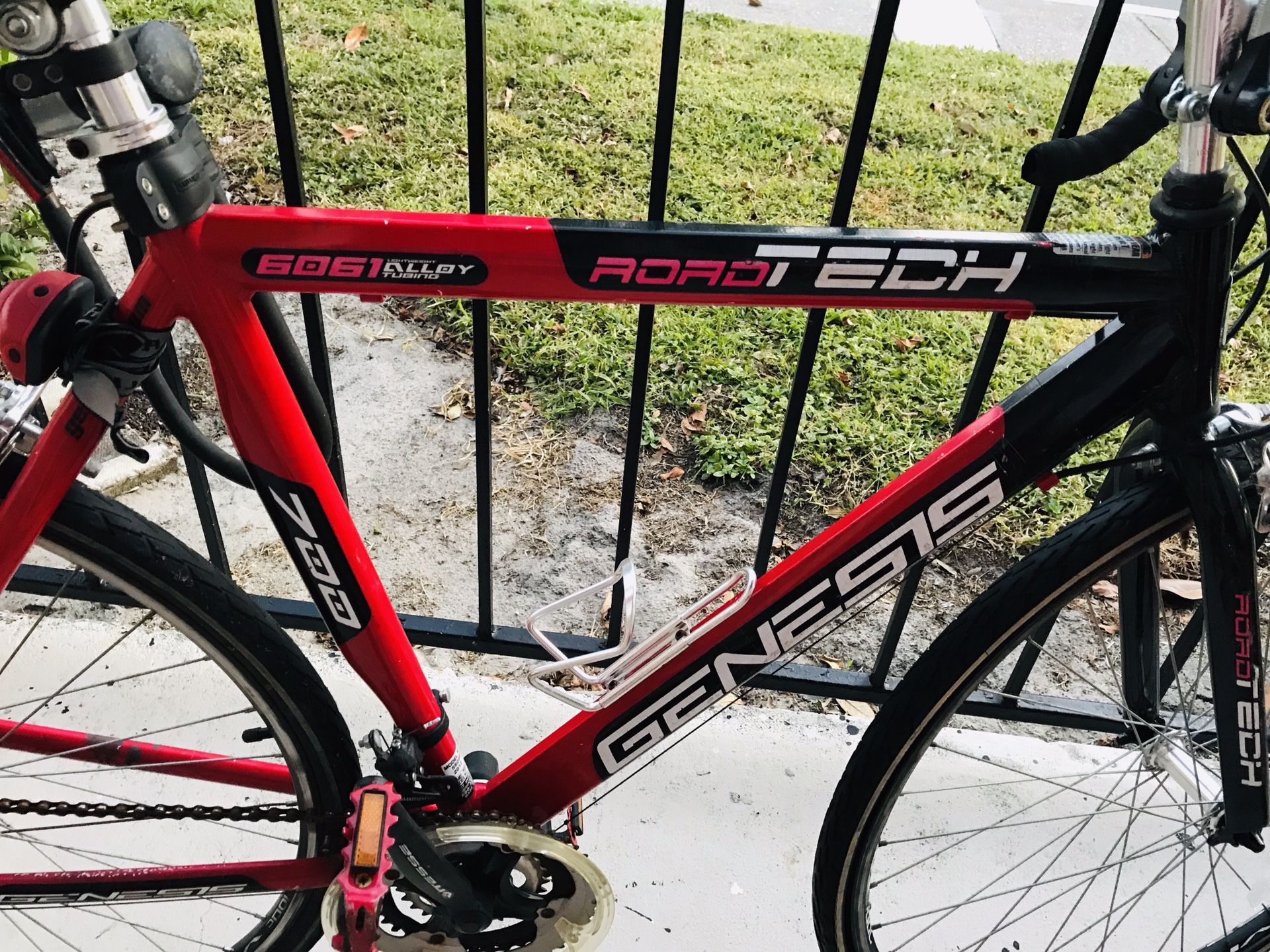 genesis 700c road tech