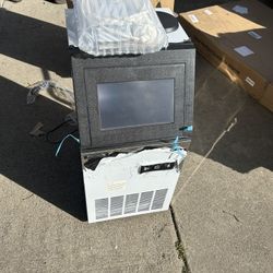 Brand New Commercial Icemaker Machine Worth $439