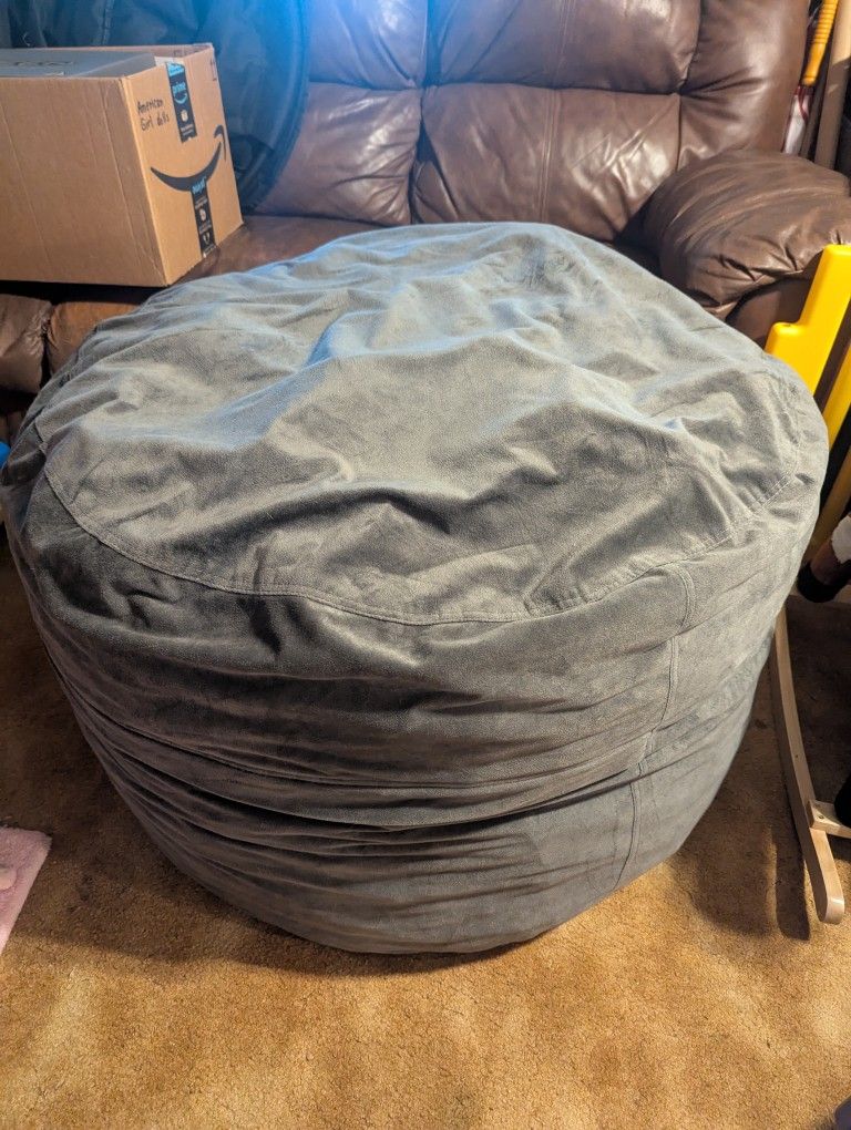 Giant Greg Bean Bag Chair Good Condition About 25in Tall And 32in Wide