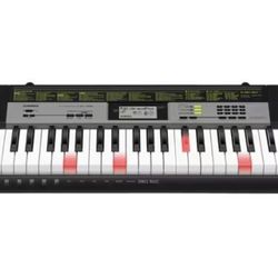 Casio LK-135 61 Keyboard Piano Key Lighting Keyboard