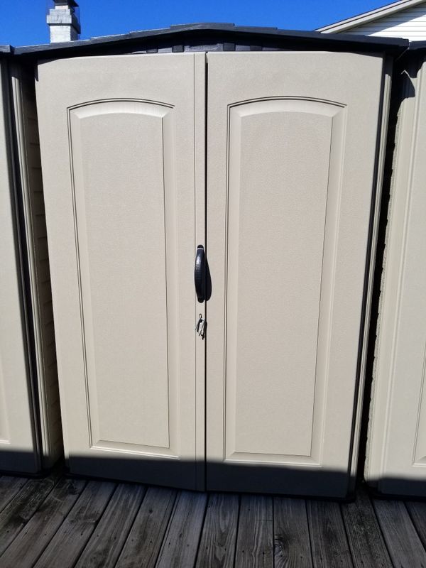 rubbermaid hard plastic resin storage shed 6ft tall 4.3 ft