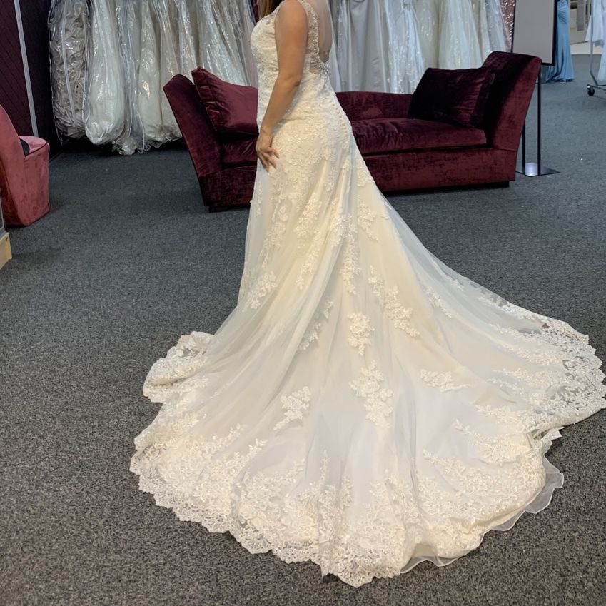 Wedding dress, And Veil Ivory  Or Best Offer