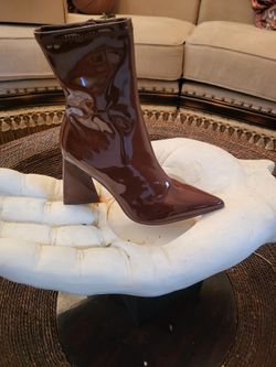 STEVE MADDEN BOOTS SZ 8