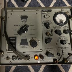 VINTAGE U.S. NAVY RF Signal Generator SG-85/URM-25D