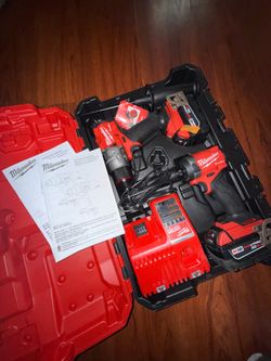 Milwaukee M18 FUEL Hammer Drill & Impact Driver Combo Kit - New