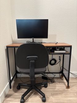 Desk Set Up