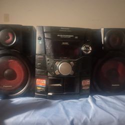 Black Panasonic SA-AK110 stereo system