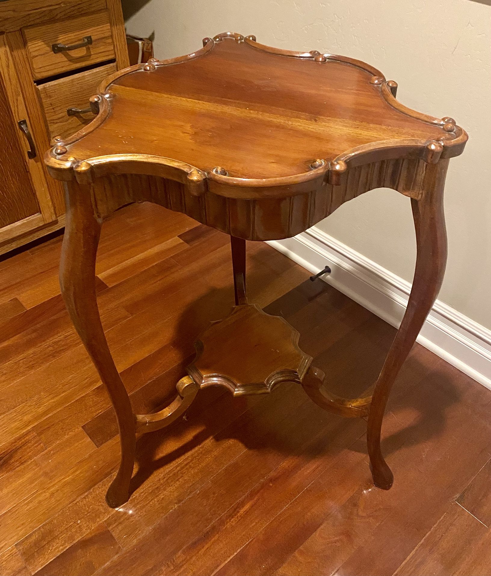 Antique Mahogany Side (Pedestal) Table
