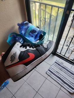 Red Jordan 1 Lightly Worn