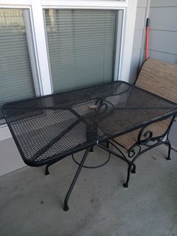 Patio Set/3 Chairs