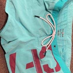 Reebok CrossFit 27inch Women’s workout shorts with liner and side pocket 