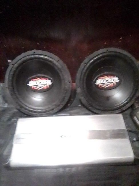 2 /12 Inch Kicker Competition Speakers And 2 Channel Audiofonics 1,5000 Watt Amp In Excellent Condition
