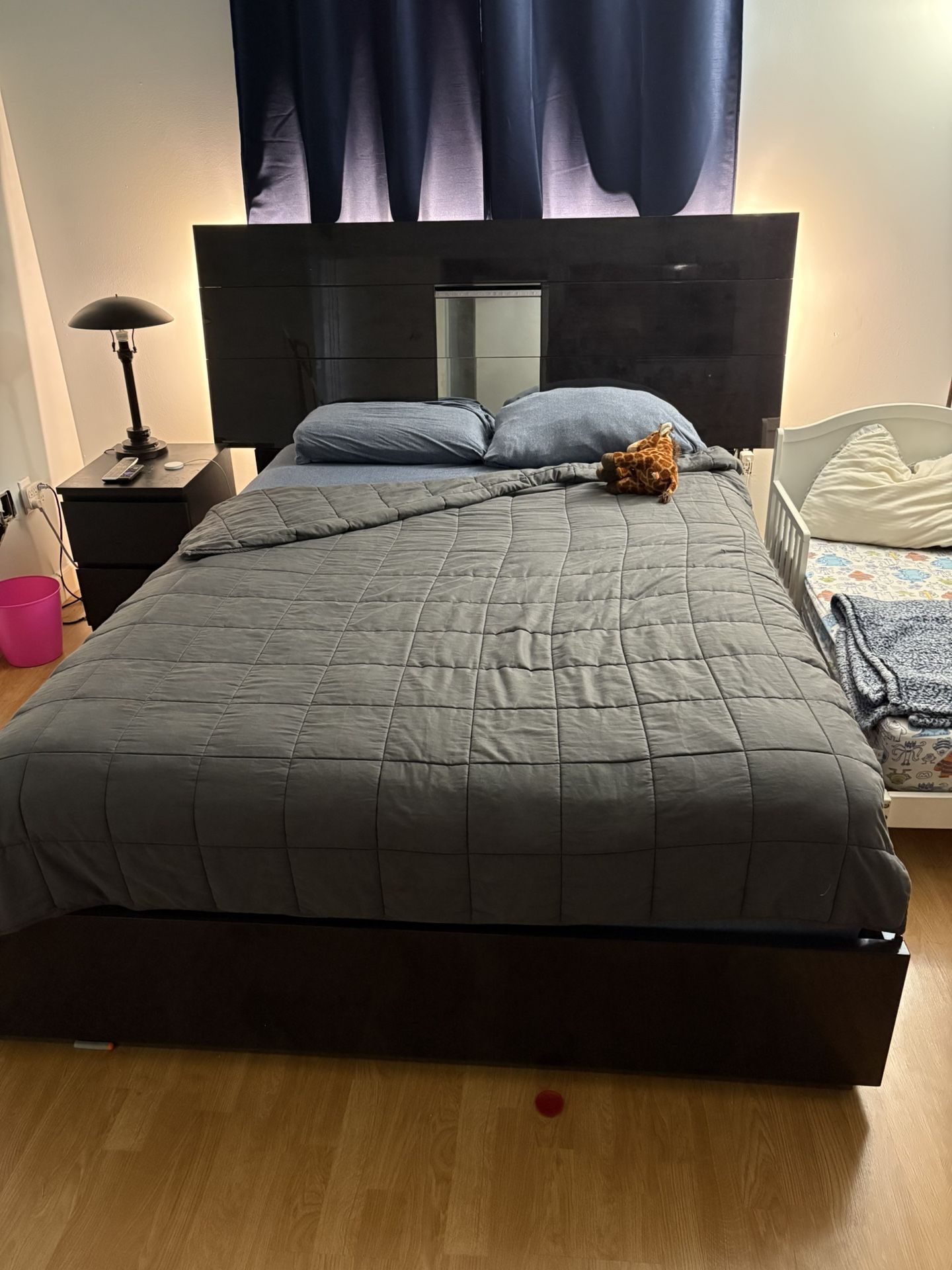 Queen Bed With Mirror Headboard and Night Stand 