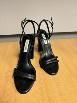 Steve Madden Size 7. 
