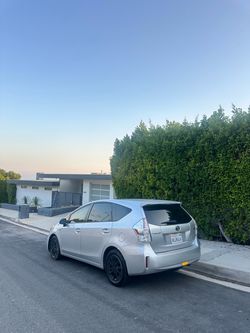 Toyota Prius V