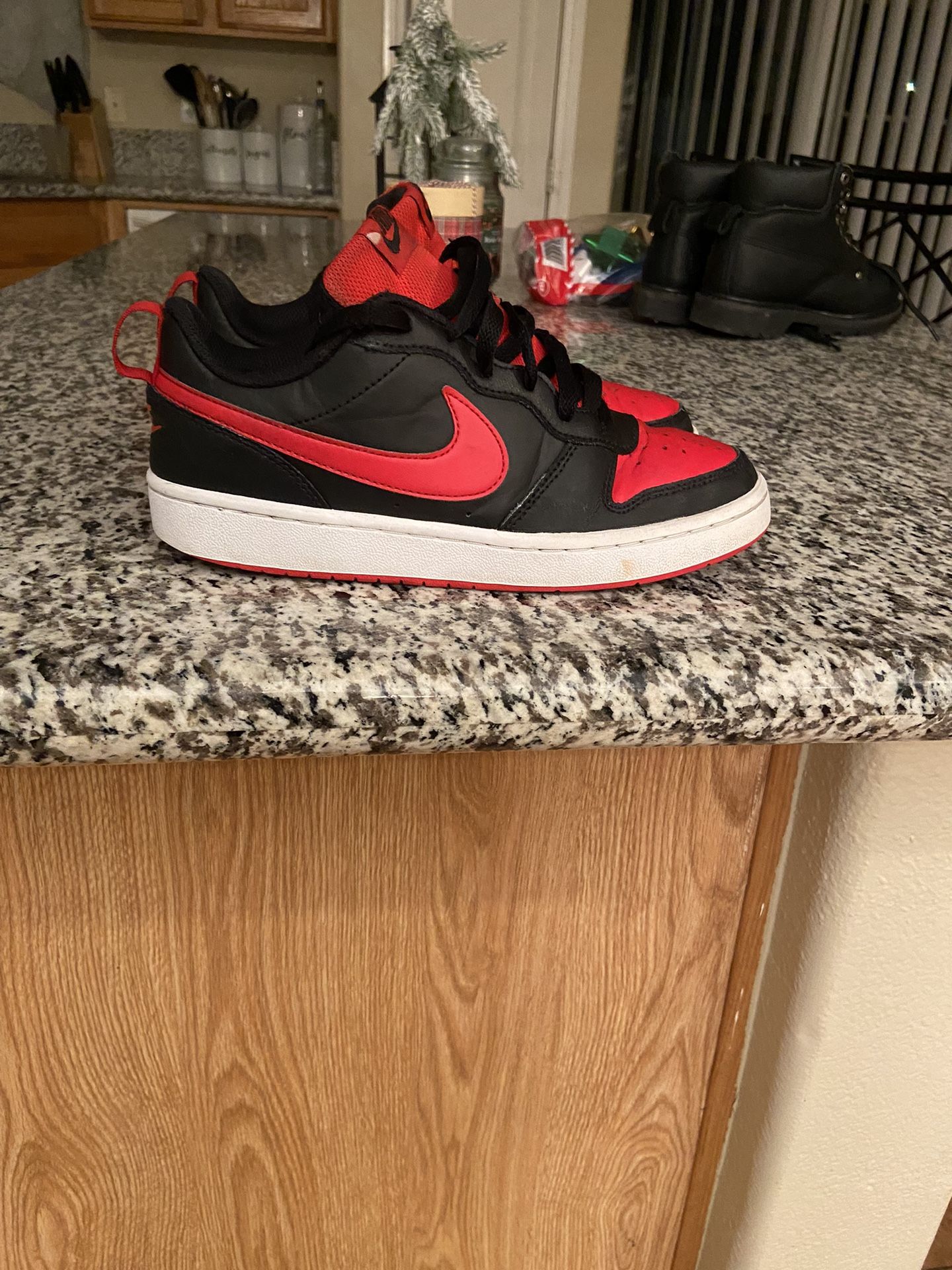 Good Condition Nikis