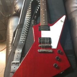 (2015) Gibson Explorer Solid Body Electric Guitar (Glossy Red) w/ Original Padded Gig Bag For Sale!!!