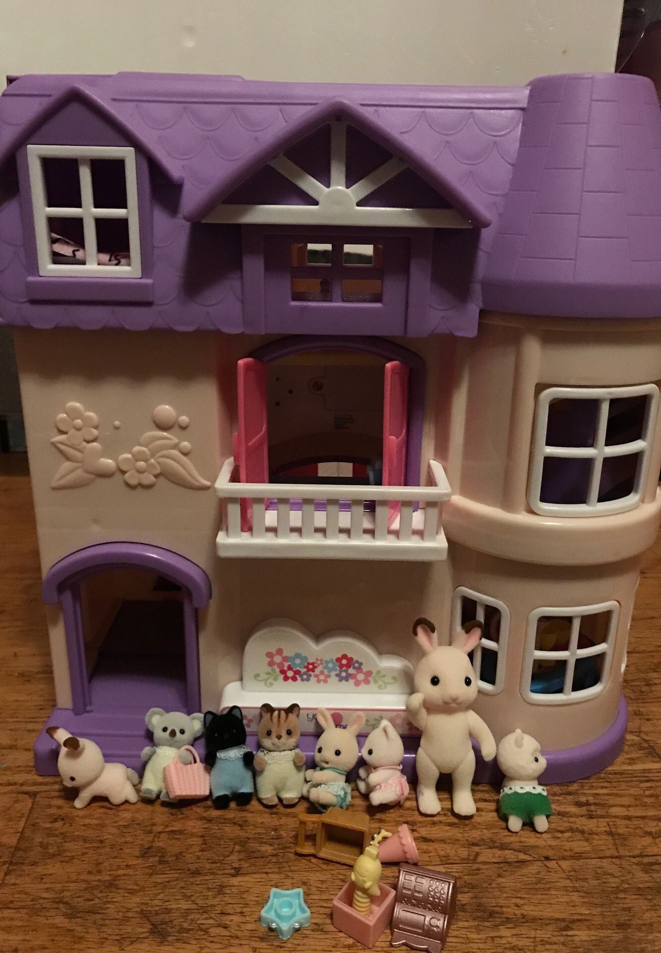 Peppa pig playhouse and you and me dollhouse