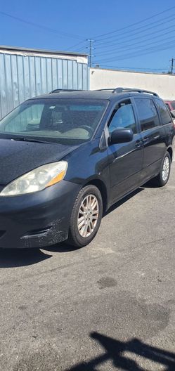 2008 TOYOTA SIENNA