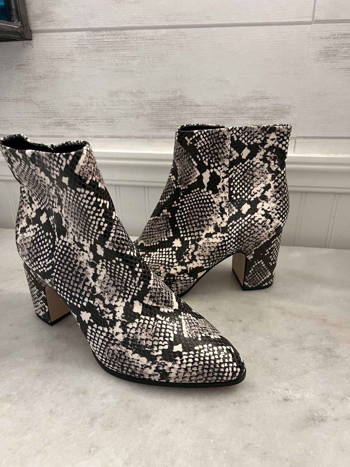 New BB Generation Snake Skin Boots Woman’s 11