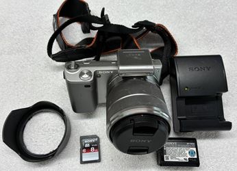 Sony Alpha Camera NEX-5 with SEL1855 Zoom Lens - Works Great!
