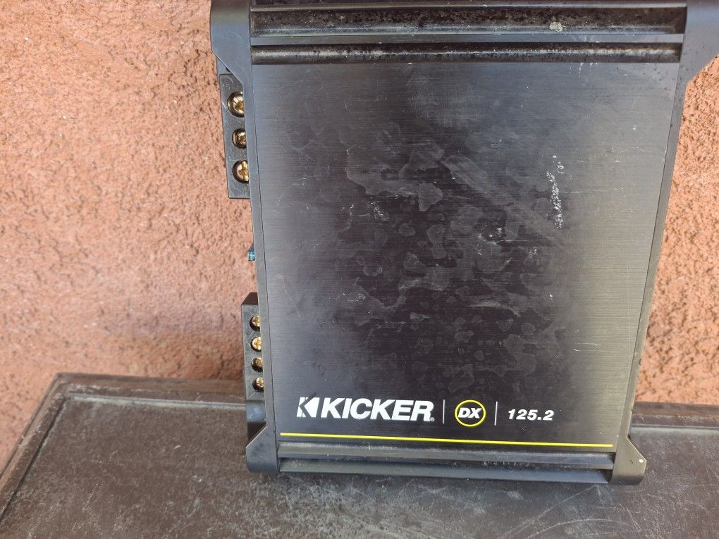 AMPLIFICADOR AMPLIFIER KICKER 2 CHANELS GOOD CONDICIÓN ABLO ESPAÑOL