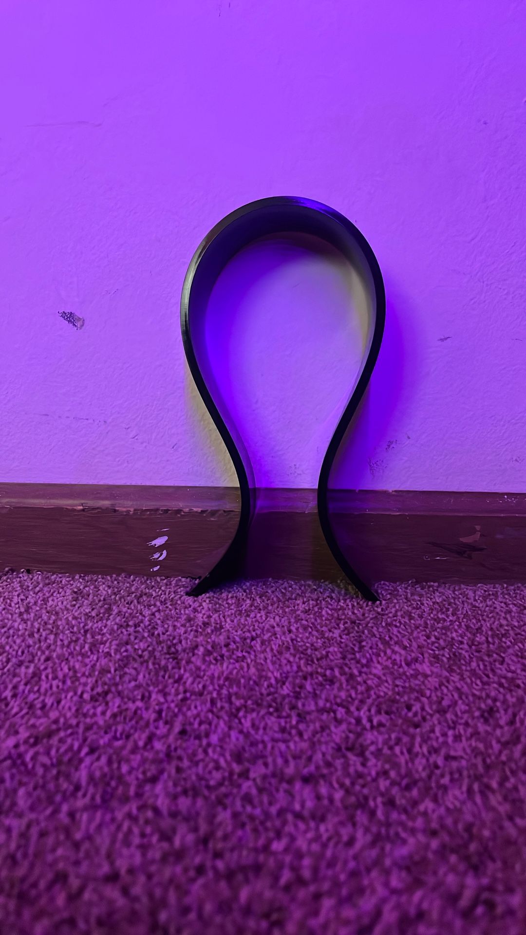 Headphone stand