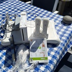 Nintendo Wii Fit Complete 