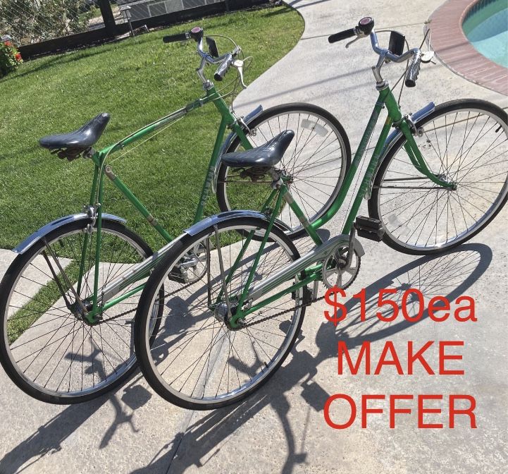 Vintage Schwinn , Campus Green , His & Hers , Photo Shoot , Wedding Getaway , Couples , Working 3 Speed , 1970s , $150 EACH, MAKE OFFER ON THE PAIR,