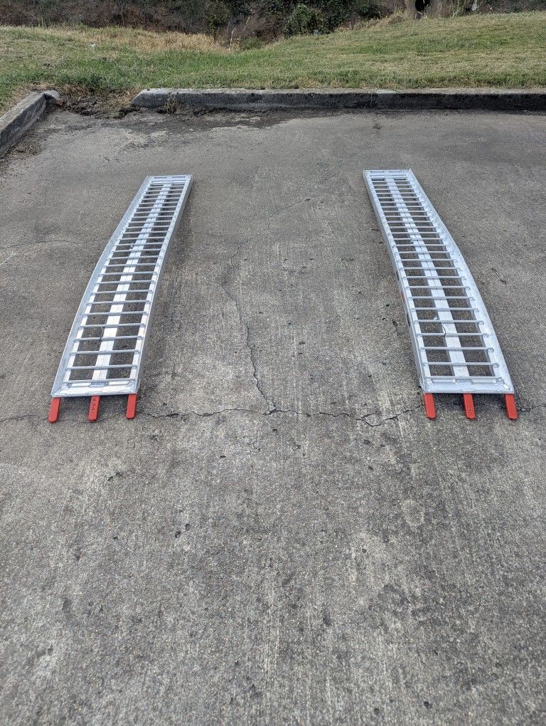 Vehicle Loading Ramps