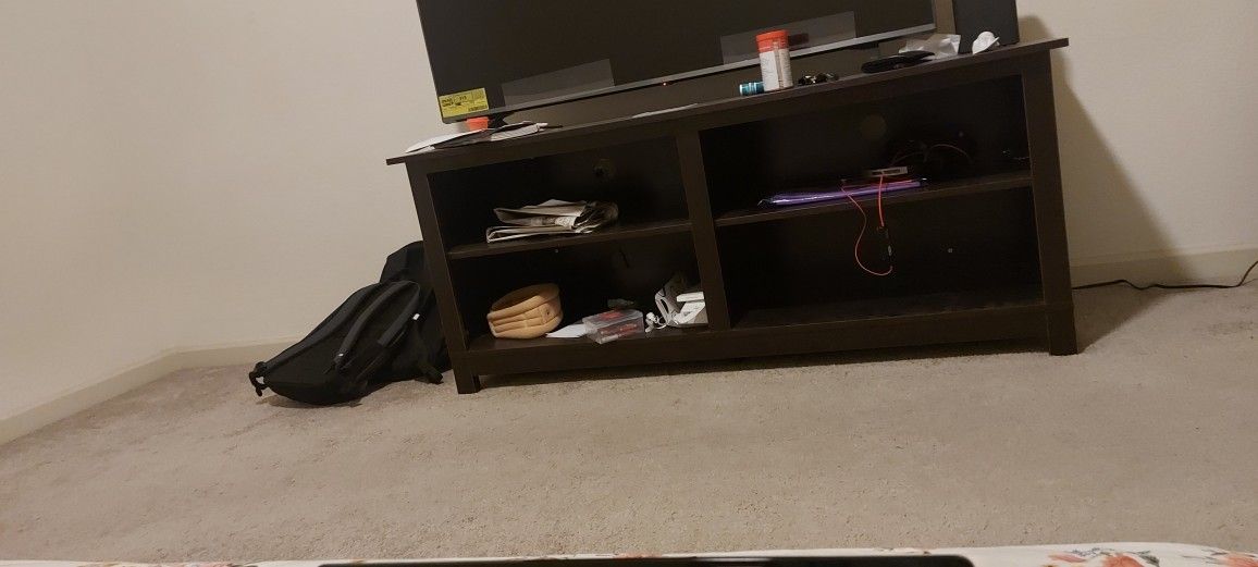 Tv Stand (For 65 Inches tv)