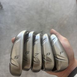 TaylorMade  RBZ Irons Left Handed