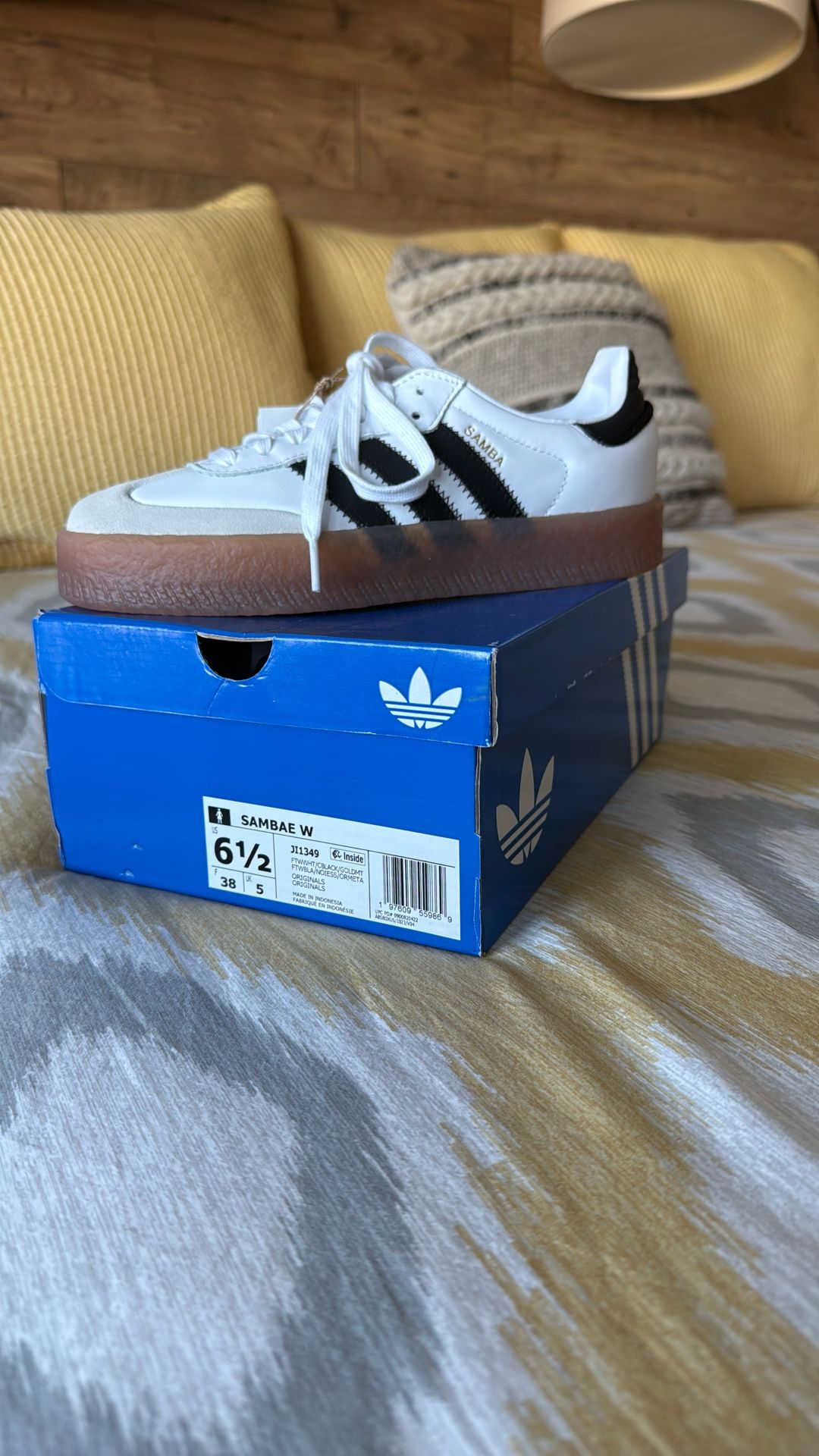 Adidas Sambae Women 6.5
