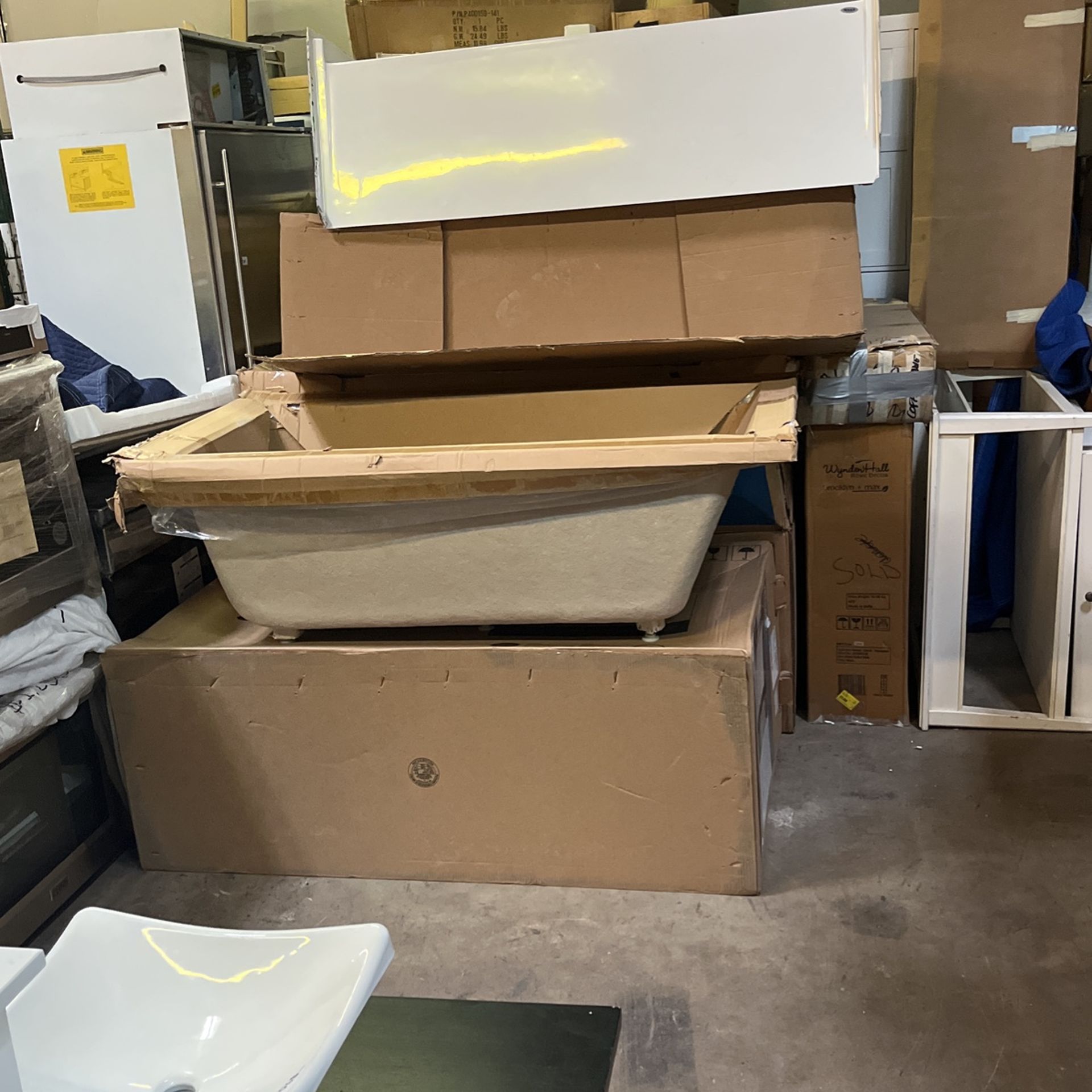 NEW PORCELAIN FINISHED STEEL BATHTUBS (L & R DRAIN)