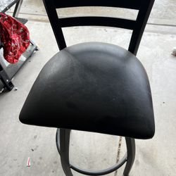 4 Black Stools Like New