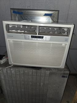 Frigidaire FFRE1533S11 15,000 BTU Window AC unit