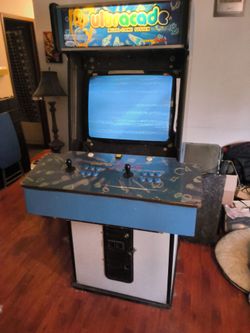 Ultracade stand up arcade machine read full description
