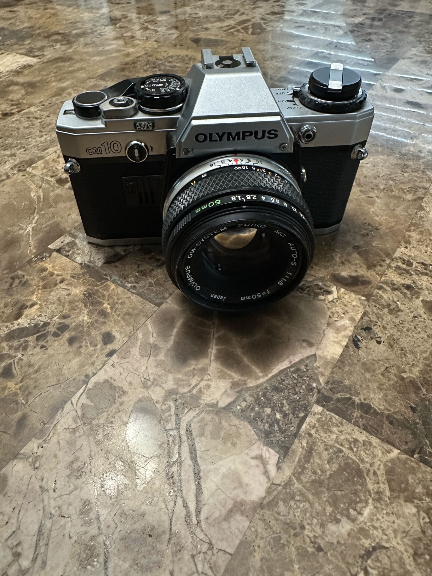 Olympus OM10