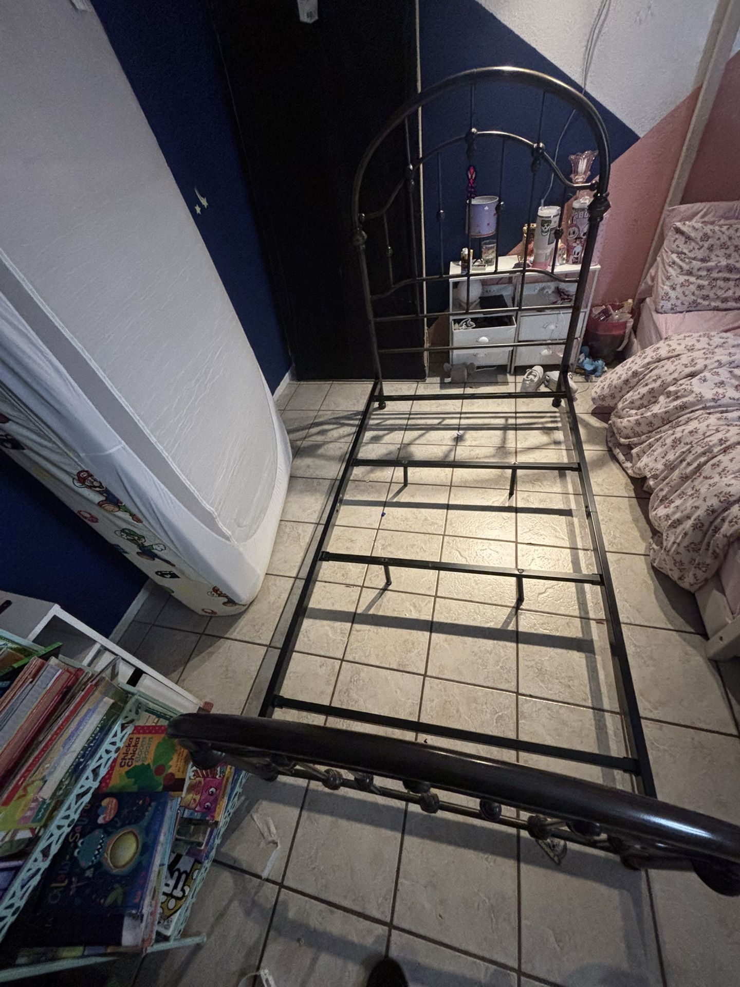 Twin Size Metal Bed frame