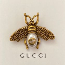 Antique gold finish Hallmarked Double G Bumblebee bee brooch with white Pearl