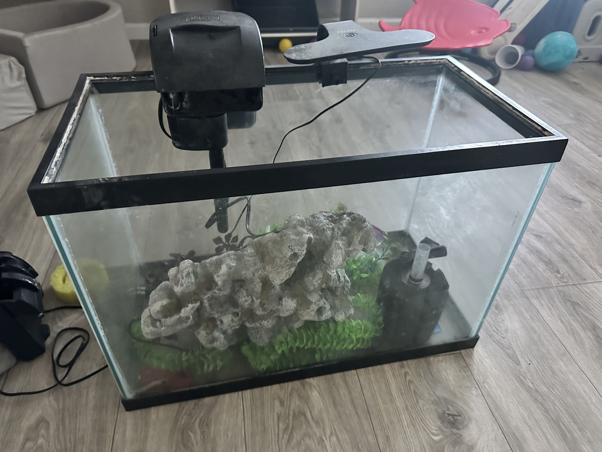 Fish Tank With Light And Filter & Extras