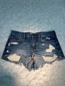 Hollister Size 5 Distressed Mid rise Jean shorts