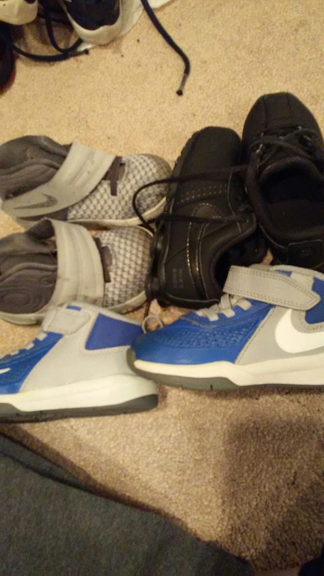 Boys shoes